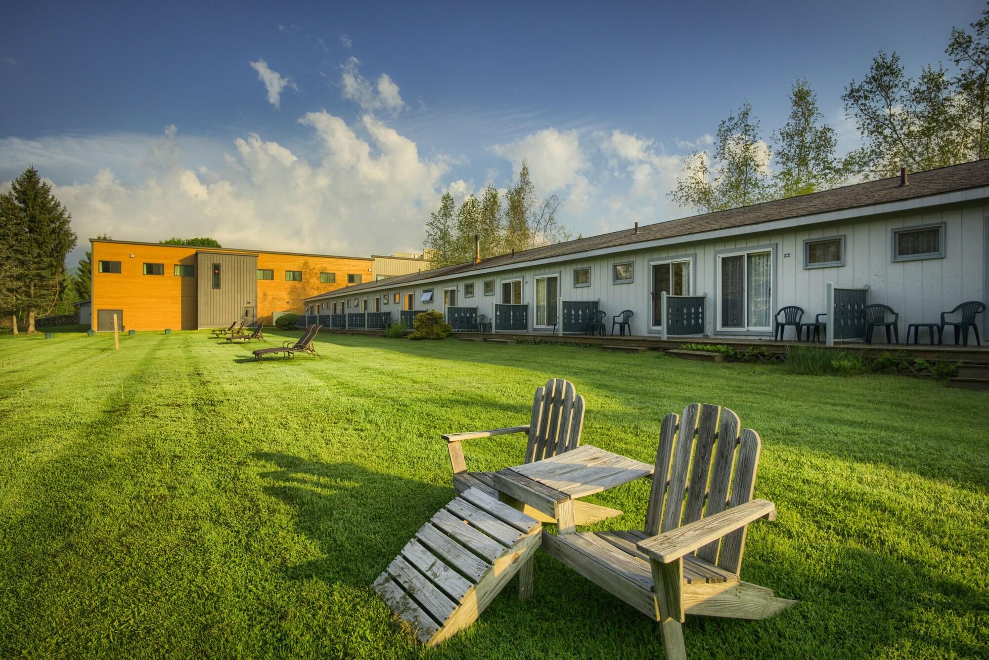 Sun & Ski Inn And Suites Stowe Exteriör bild