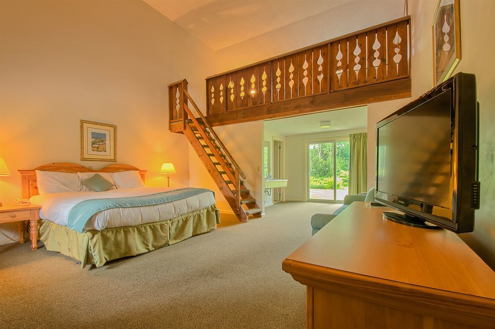 Sun & Ski Inn And Suites Stowe Exteriör bild