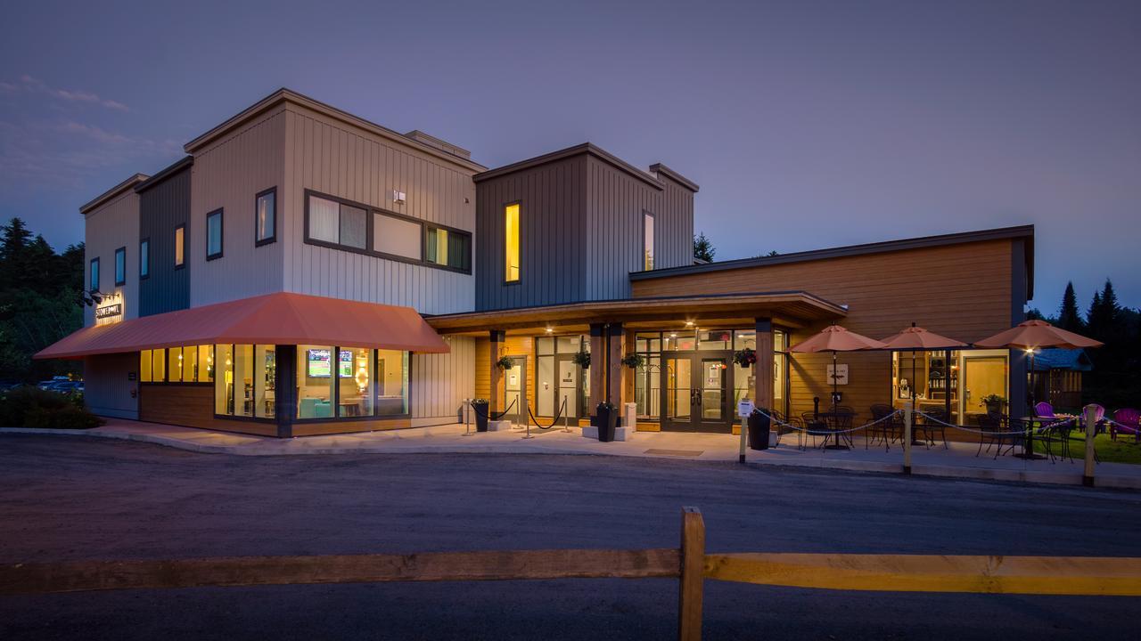 Sun & Ski Inn And Suites Stowe Exteriör bild